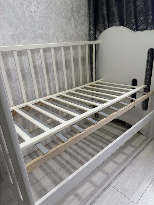 Продам манеж срочно без матрса .