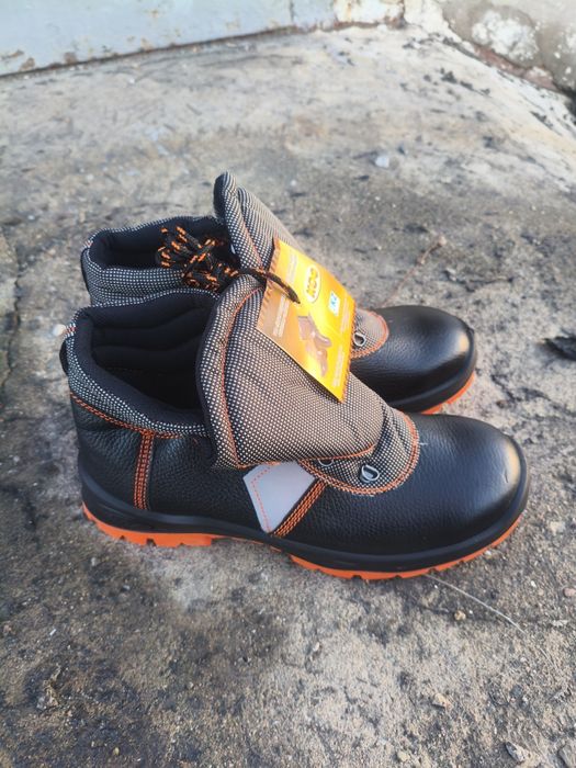 Продам рабочие ботинки летние