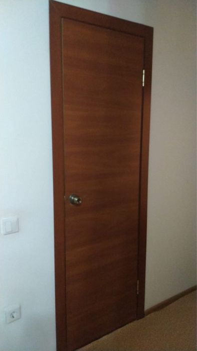 Продам 5 межкомнатных дверей