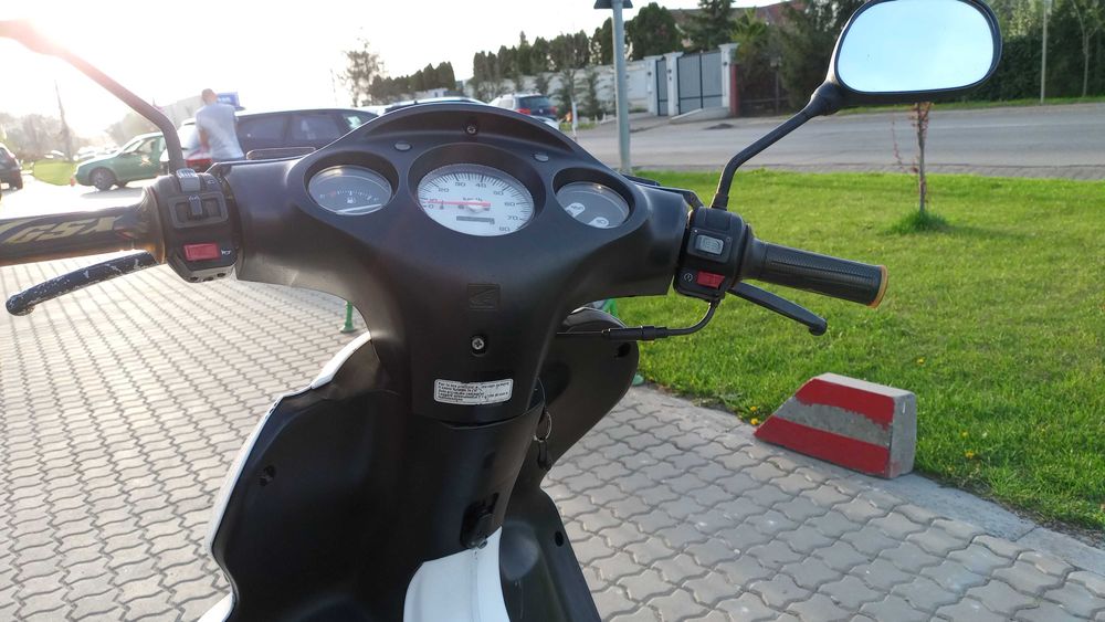 Vând Honda AF49/X8RS