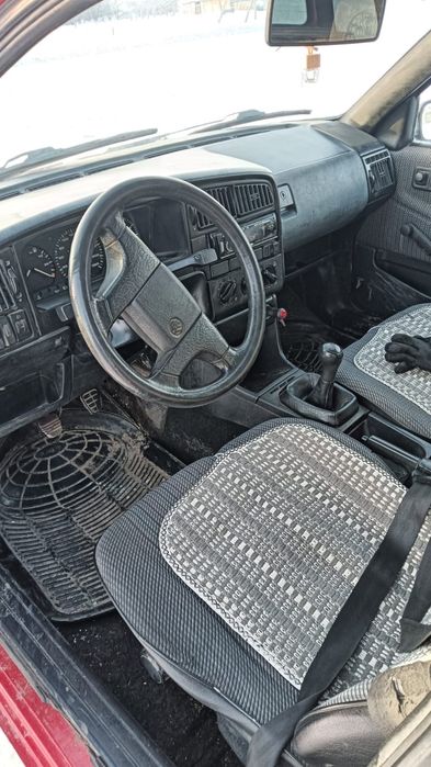 Продам пассат. Находится в поселке Жданова.