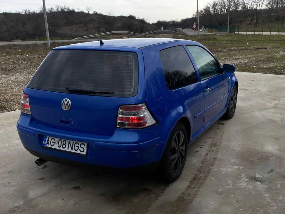 Vând urgent golf 4 coupe