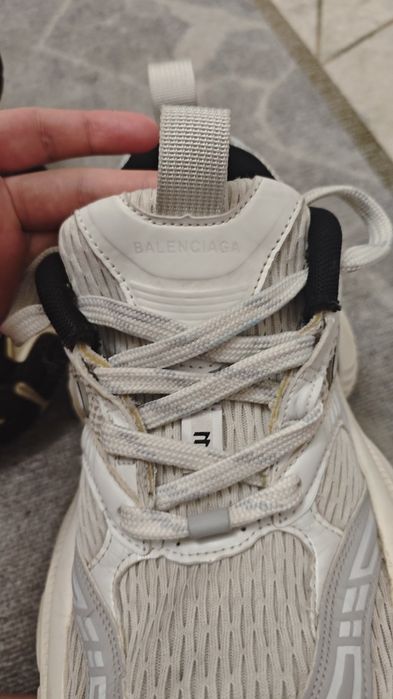 Balenciaga 10 xl