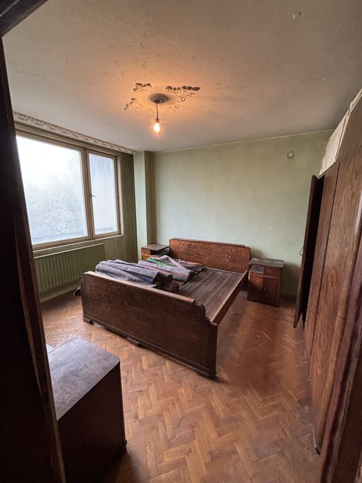 Продава се Тристаен апартамент в Плевен, Идеален център - 72 кв.м за 1389 €/кв.м - Снимка #1