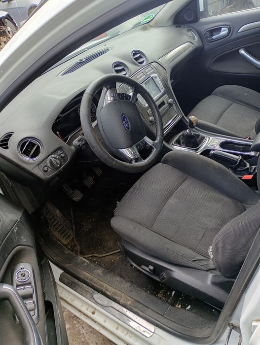 Dezmembrez Ford Mondeo
