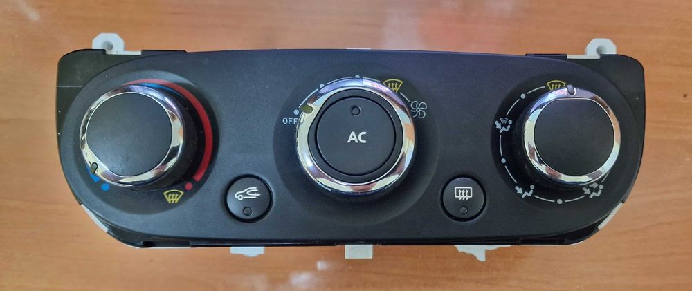 Управление на климатик за Renault Clio IV / Captur
