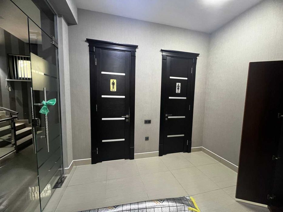 Современный офис в Ойбеке:статусная локация,панорамные окна,парковка(5