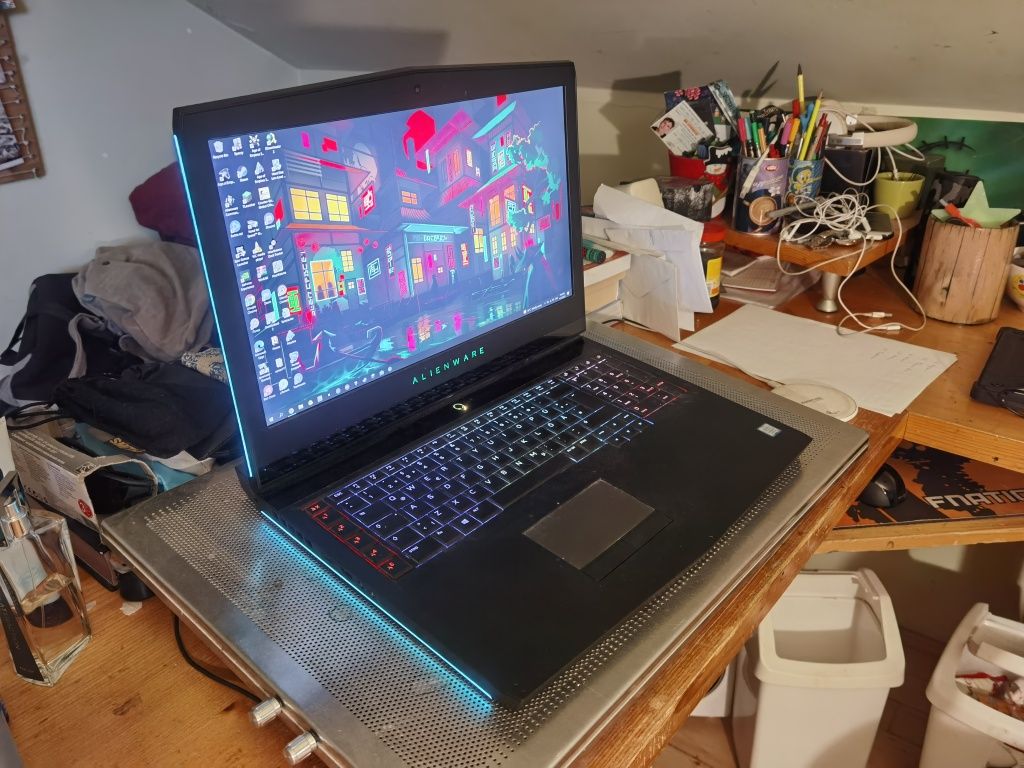 Alienware 17 R4 I7-7820HK GTX 1080 32GB RAM 17.3'' 120Hz 3TB Tobii Eye  Cluj-Napoca • OLX.ro