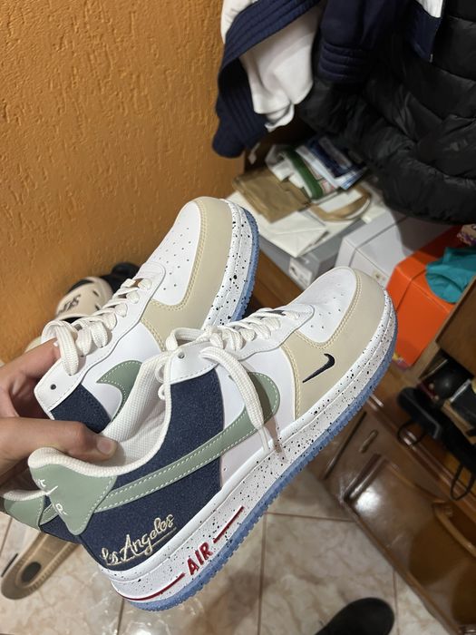 Vand Papuci nike personalitati