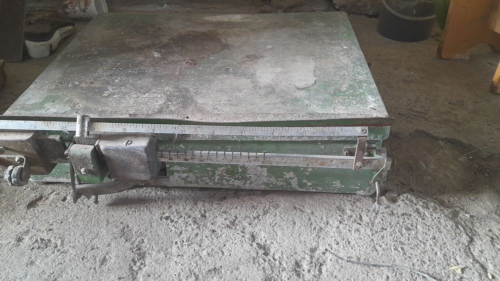 Весы  металлические