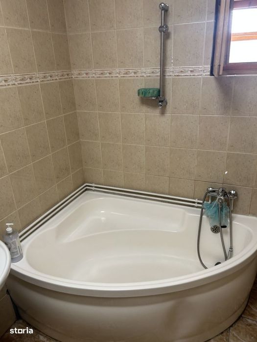 Vila P+M in Busteni | 5 Dormitoare (10+ Loc. Cazare) - Business la Che