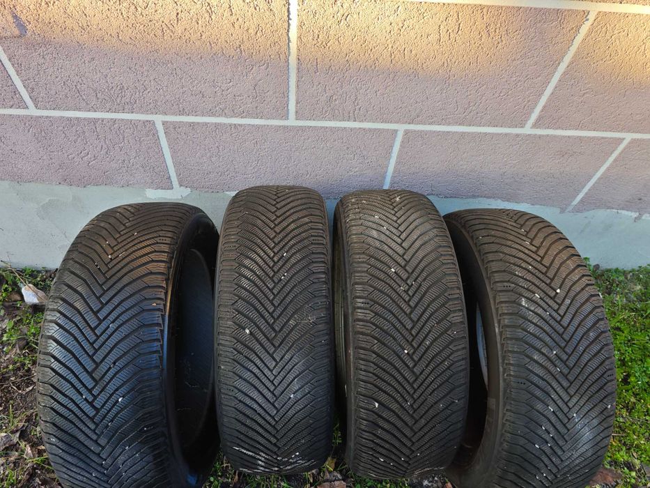 4 бр.Michelin alpine 7. 235/55 R19