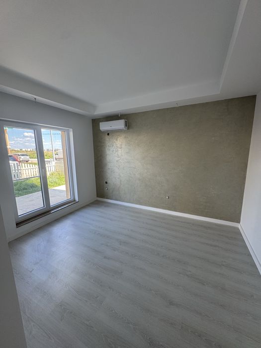 Cosmopolis | Parter cu curte, 3 camere, 2 bai, access direct piscina + 2 locuri parcare (Comericial / Rezidential)
