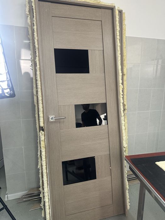 Продам две деревянные межкомнатные двери б/у