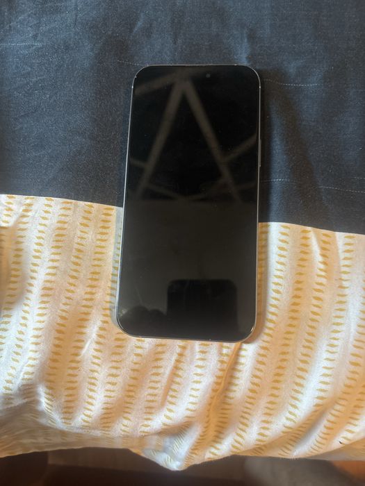 Vand iphone 16 pro max fake
