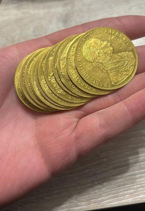 Vând monede placate cu aur de 24k