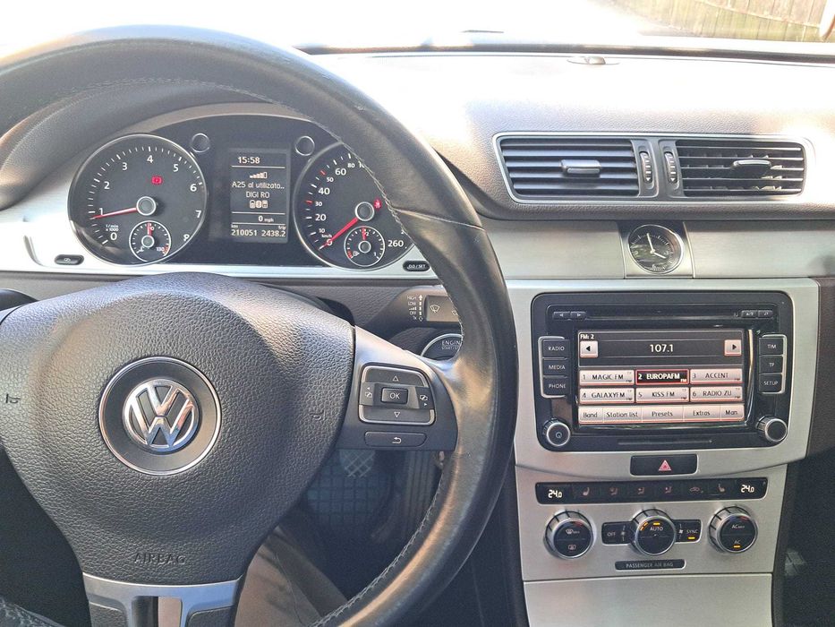 VOLKSWAGEN Passat 2012 — imagine 4