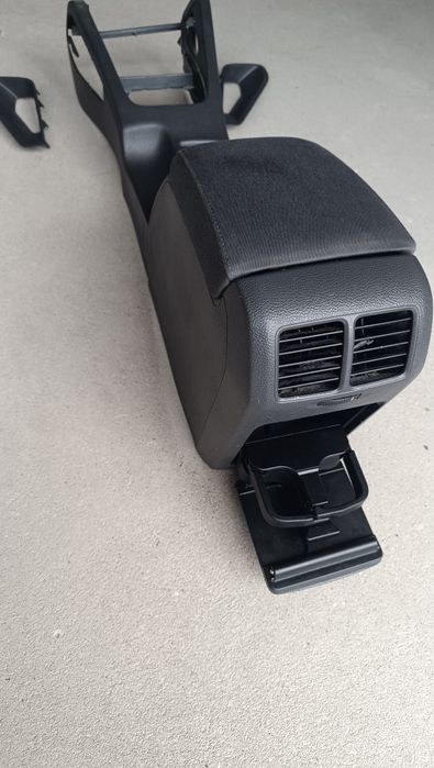 Продавам ВСЯКАКВИ части за голф 5 и други коли, както и НОВИ Части