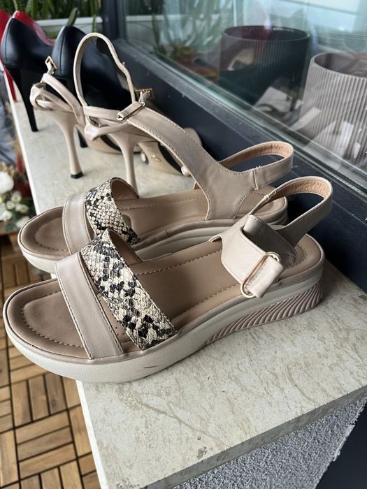 Официални/елегантни обувки и сандали Zara  на ток