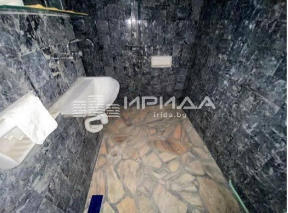 Продава се Тристаен апартамент в София, Център - 86 кв.м за 2010 €/кв.м - Снимка #4
