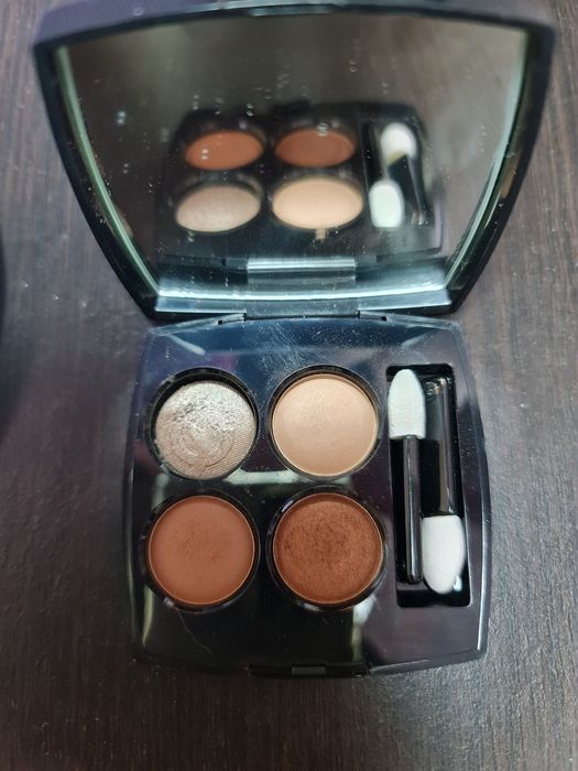 Сенки за очи на Chanel