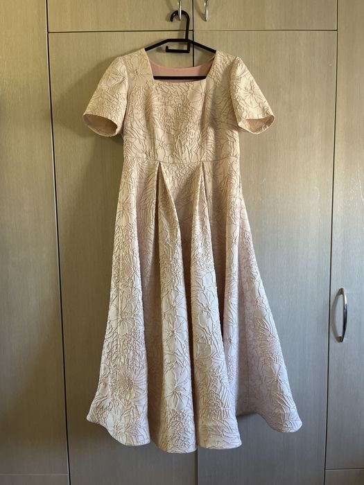 Вечерние и тойские платья