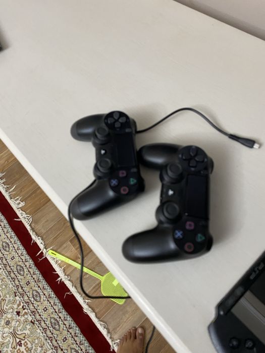 PS4 PRO 1тб японская