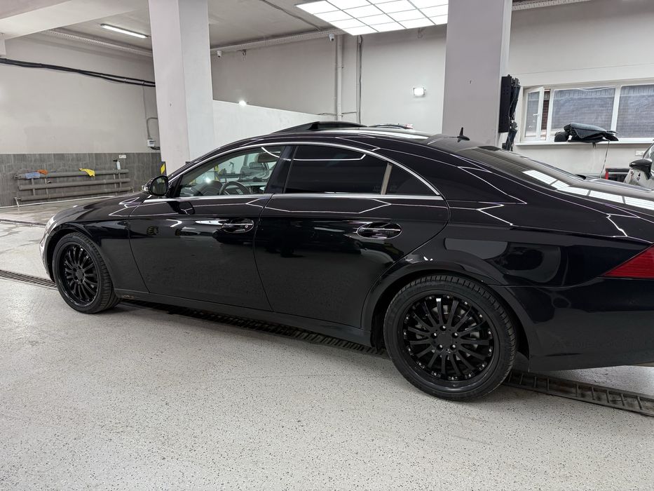 Продам диски с шинами на мерс r19