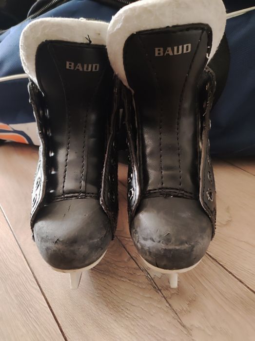 Продам б/у коньки