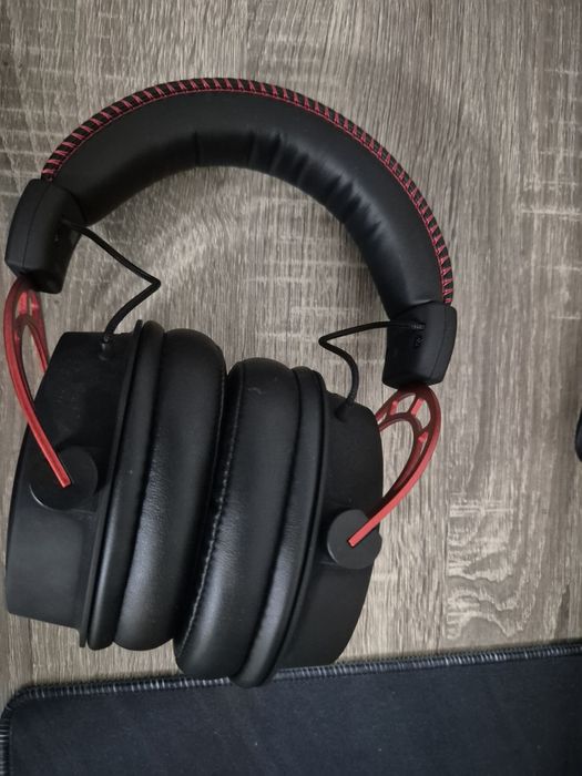 Vând căști hyper x cloud Alpha