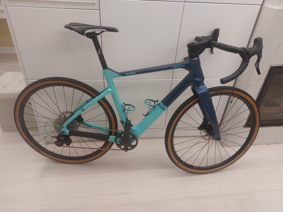 Bicicleta Bianchi Arcadex Carbon