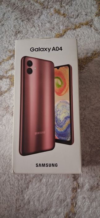 Samsung a 04 telefon