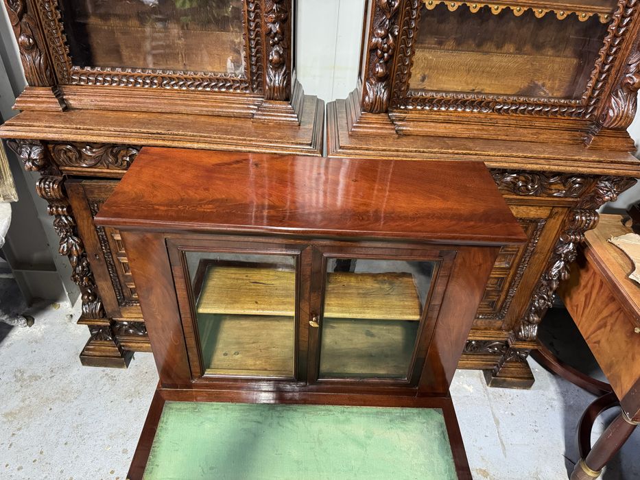 Birou stil Louis XVI cu vitrina, din lemn masiv - piesa eleganta