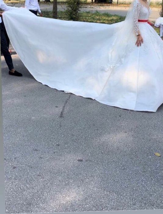 Сватбена рокля регулираща