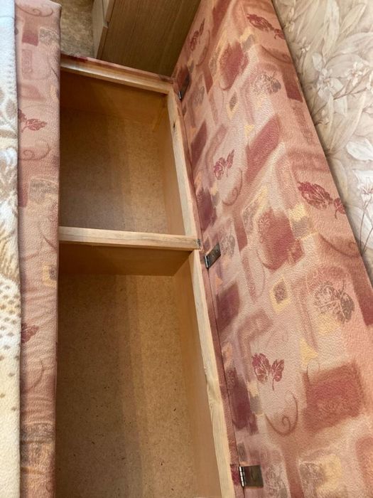 Диван-софа, с ящиками для белья .