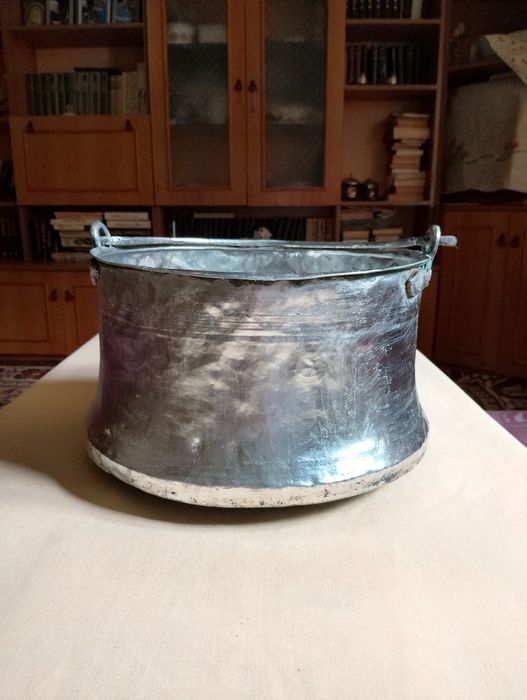 Много старо медно котле