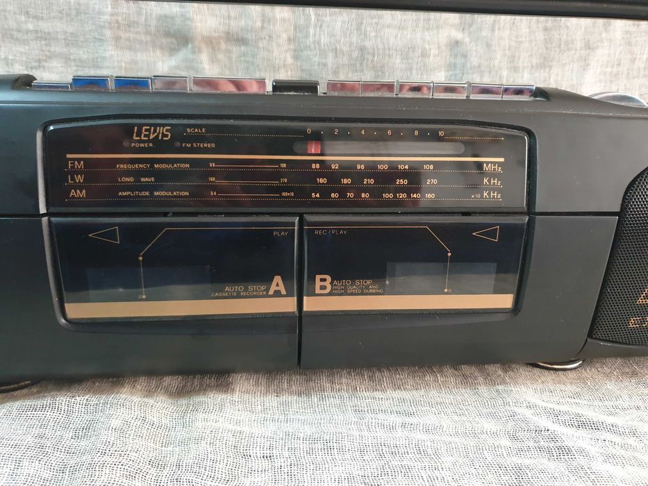 Двукасетачен радиокасетофон