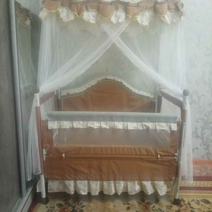 Продаётся детская кроватка