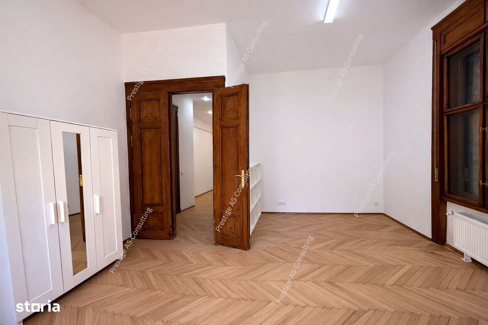Spatiu Birouri 150 mp | Balcon cu vedere directa spre Piata Victoriei - Vedere 4