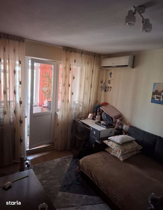 Apartament 3 camere Craiovita Materna 3/4 centrala termică