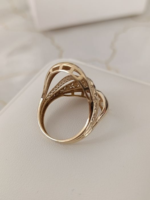 Золотое кольцо Турецкая модель проба 585,вес 3,37 размер 20+