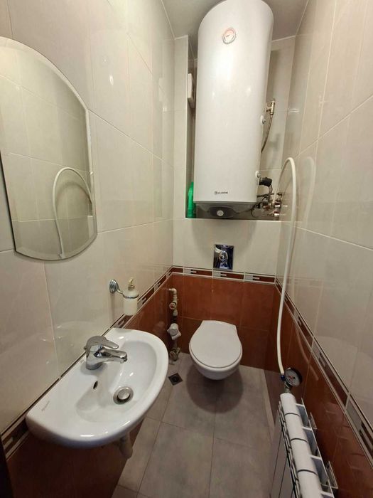 Дава се под наем Тристаен апартамент в Варна, Център - 100 кв.м за 1196.97 € - Снимка #13