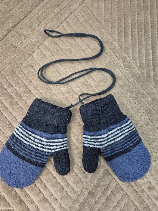 Варежки и манишка