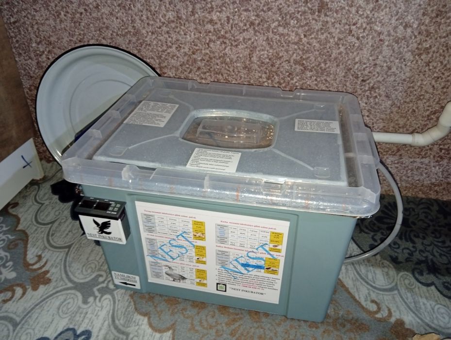 Inkubator sotiladi narxi kelishiladi
