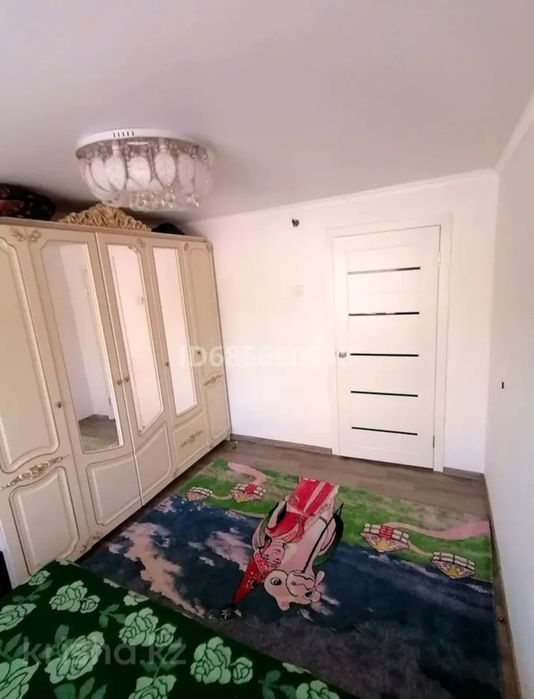 продам 4 х комнатный квартира.