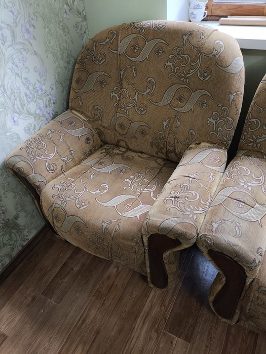 Кресла продаются.