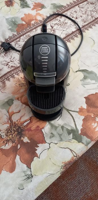 Кафемашина Долче Густо