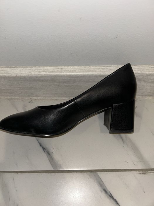 Черные кожаные туфли