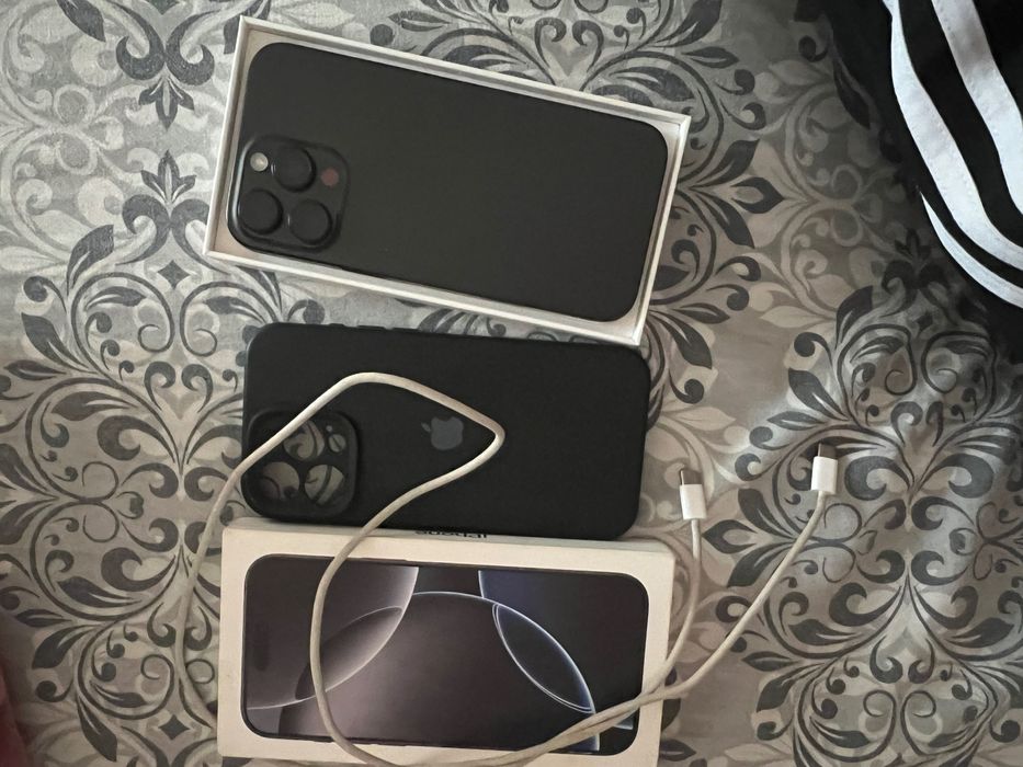 Iphone 16 pro max на гарантии