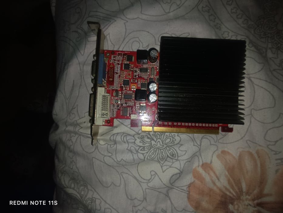 Видеокарты-затычки для ПК (GeForce / Radeon)